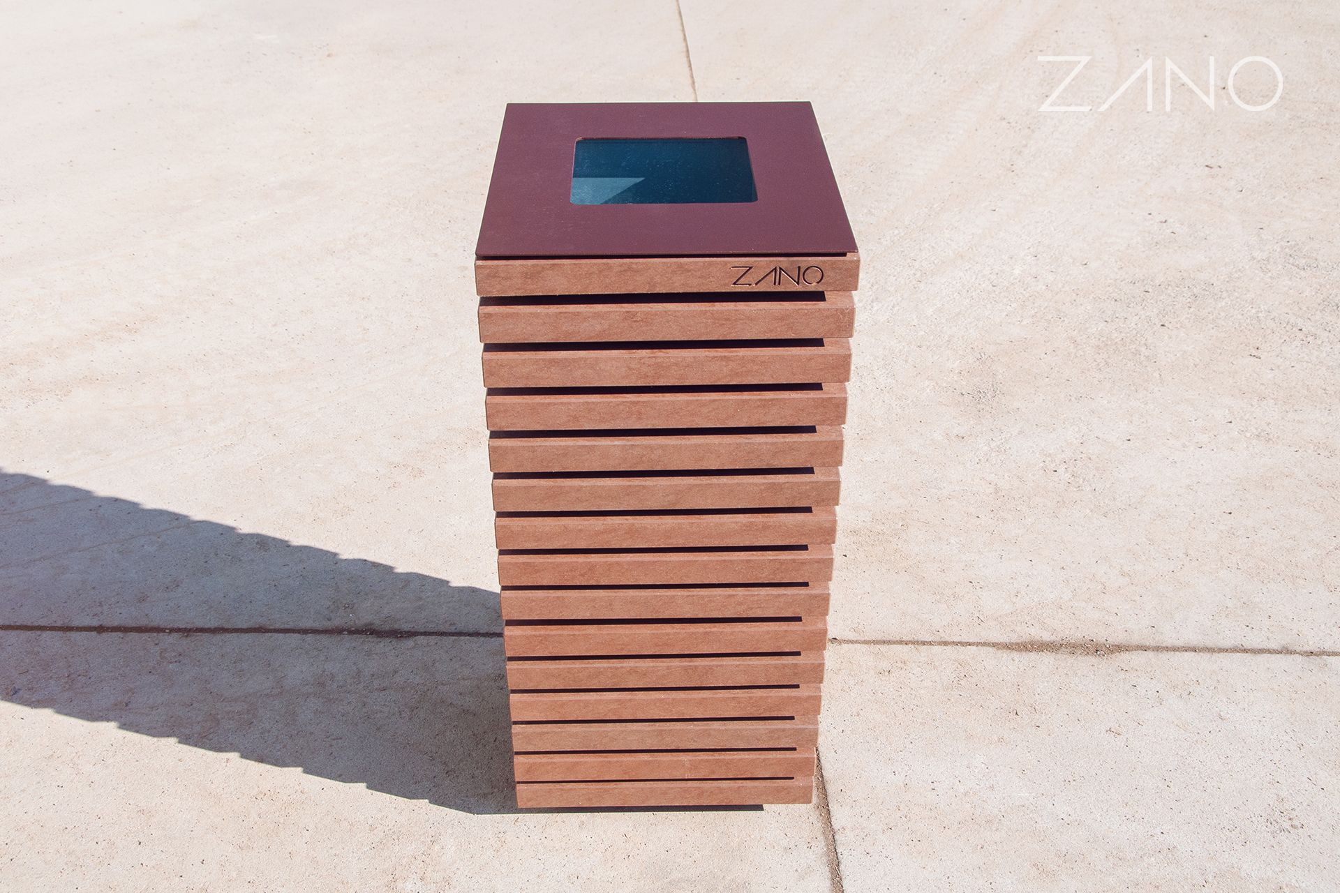Flash - metal litter bin with plastic boards