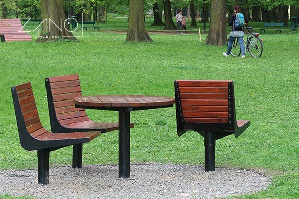 Steel park furniture with wooden elements in Mahogany coloration