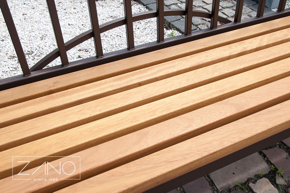 Iroko wood in the city bench "Rock"