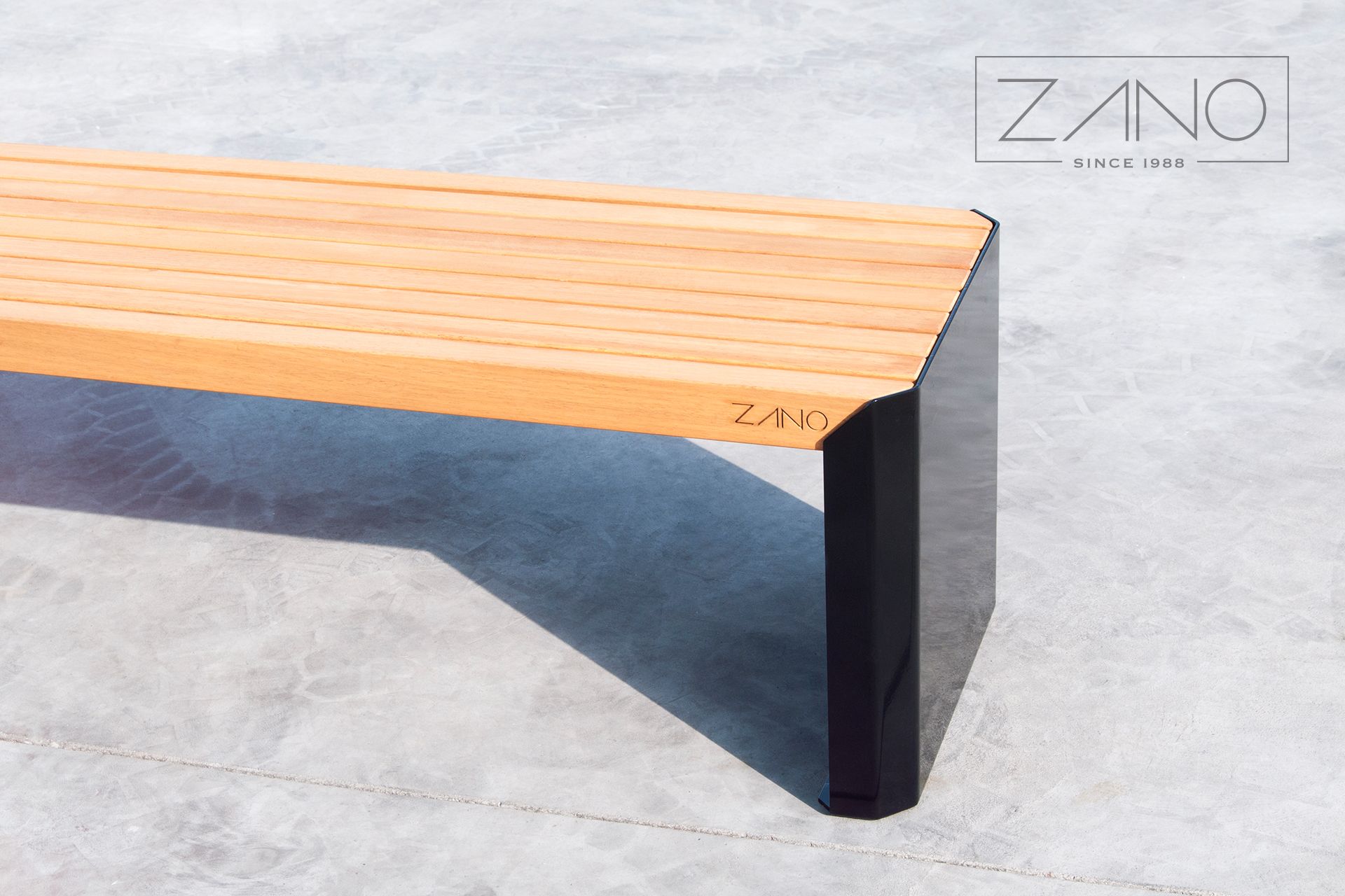 Stilo 02.448 - steel city bench painted in 9005 RAL color