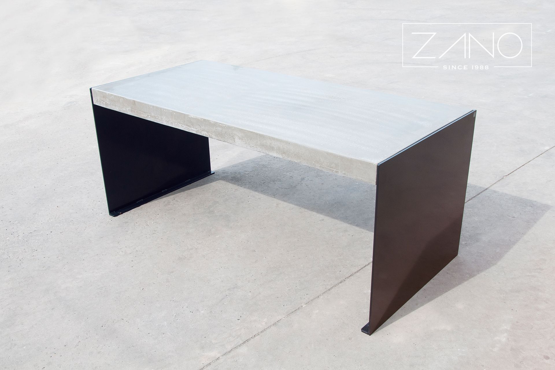 Simple concrete table | ZANO urban furniture
